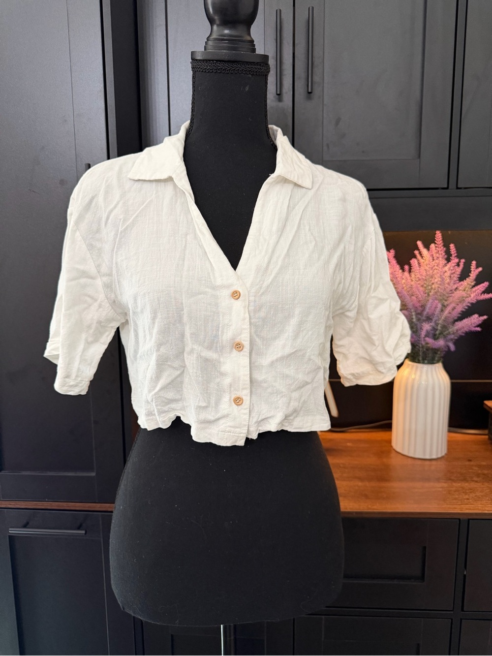 Cropped White Button-Front Collared Top